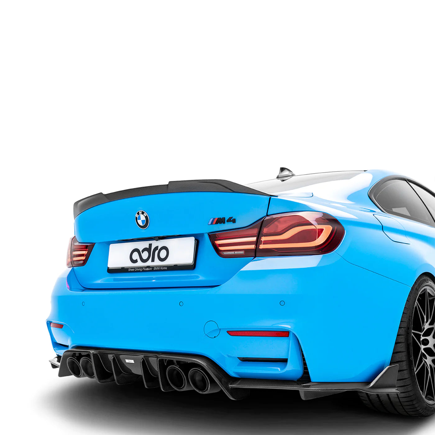 ADRO dry carbon fiber trunk spoiler in Carbon voor M4