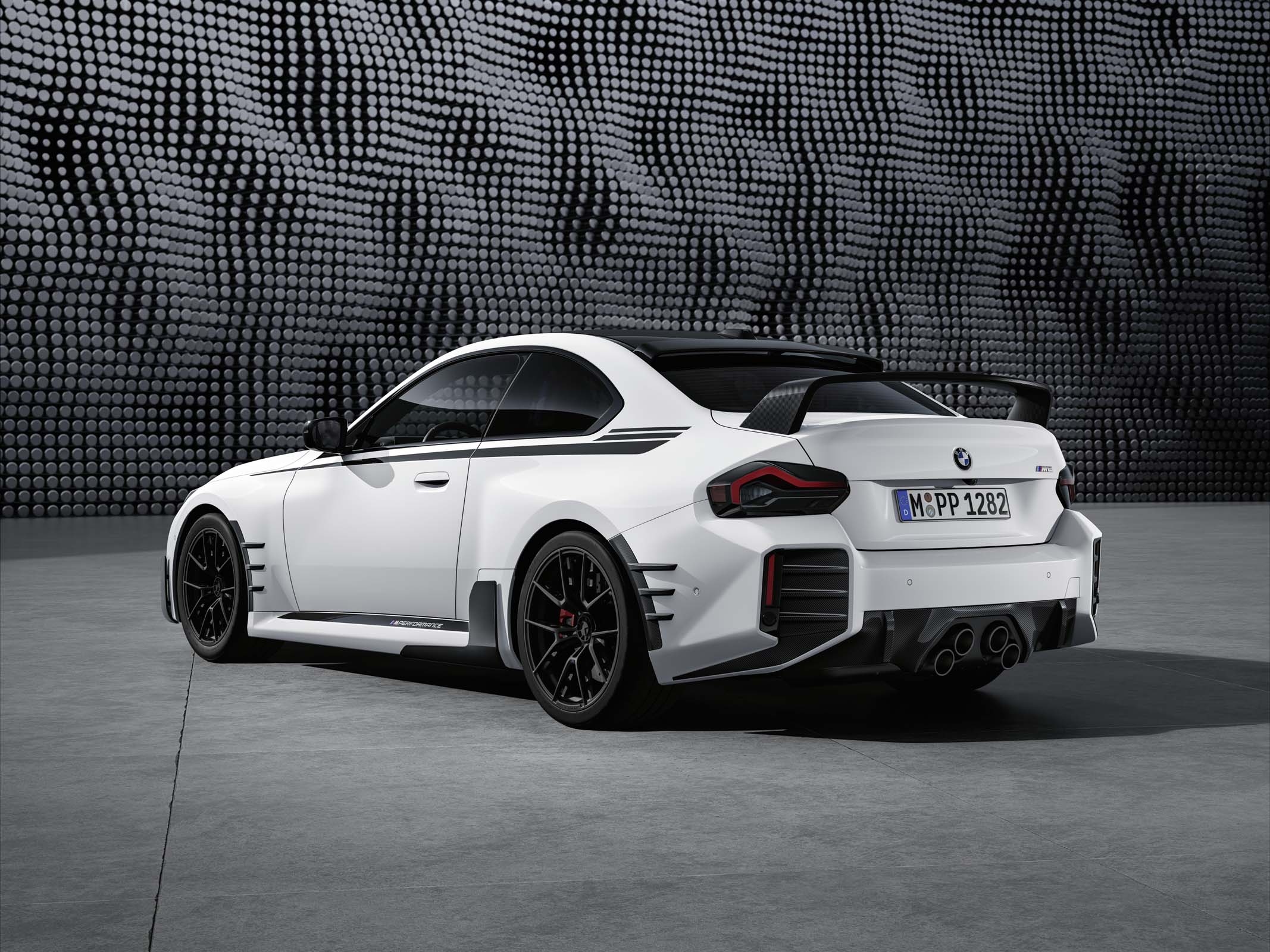 M Performance achterspoiler carbon doorstroomd BMW M2