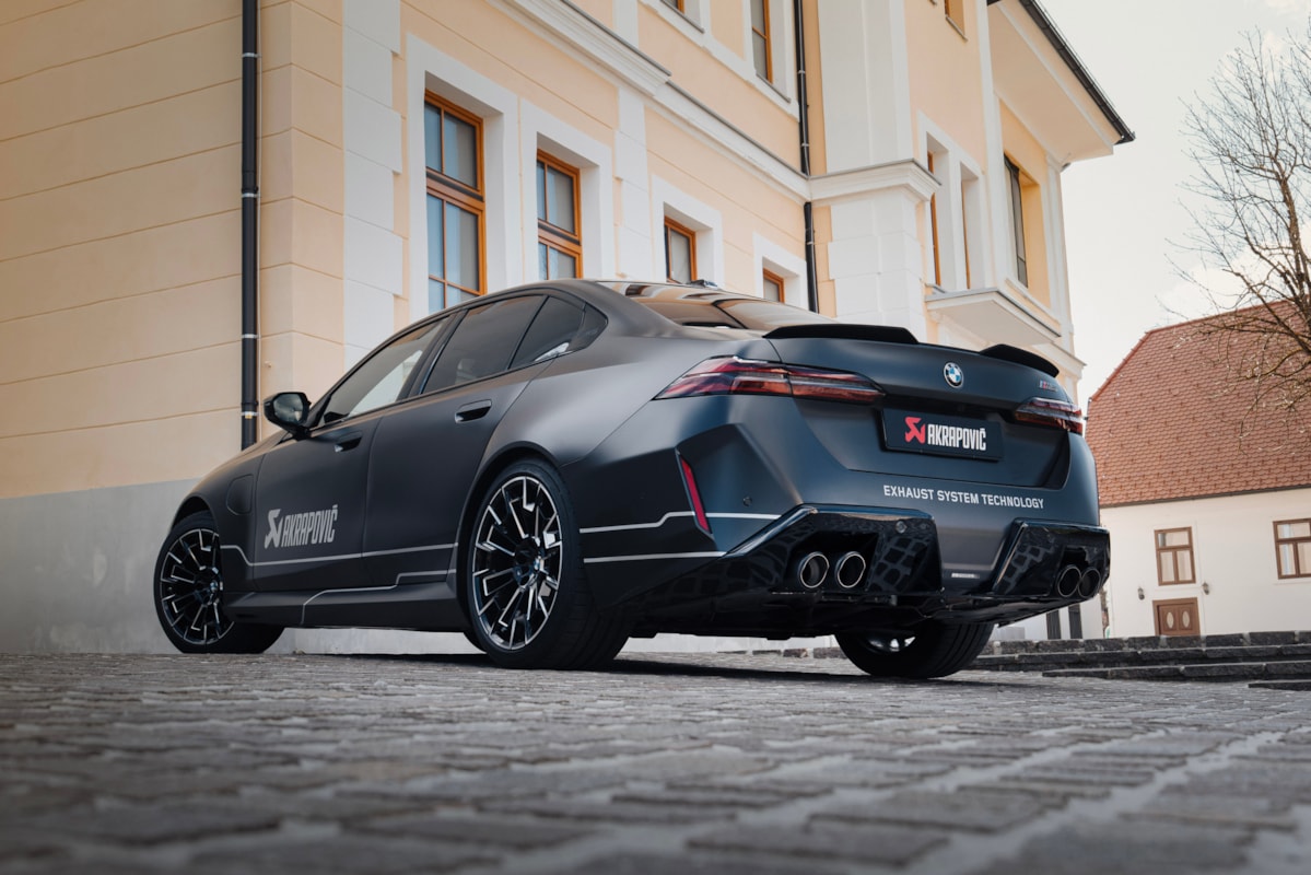 Akrapovic slip on line, auto