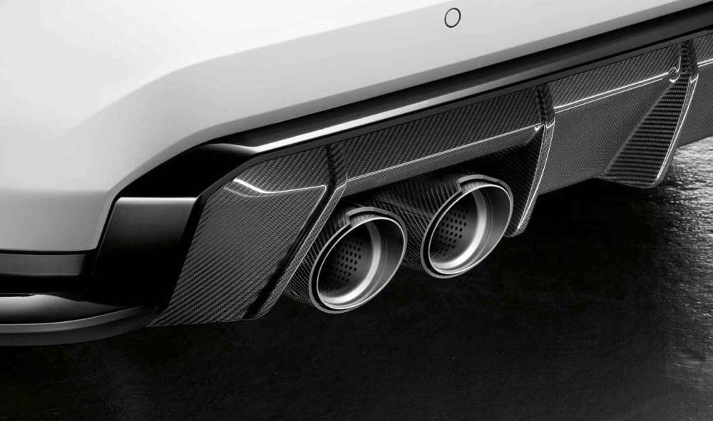 BMW M Performance uitlaat sierstuk van titanium en carbon links voor M3 + M4